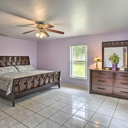 Lake Okeechobee Fishing Retreat With Fire Pit!